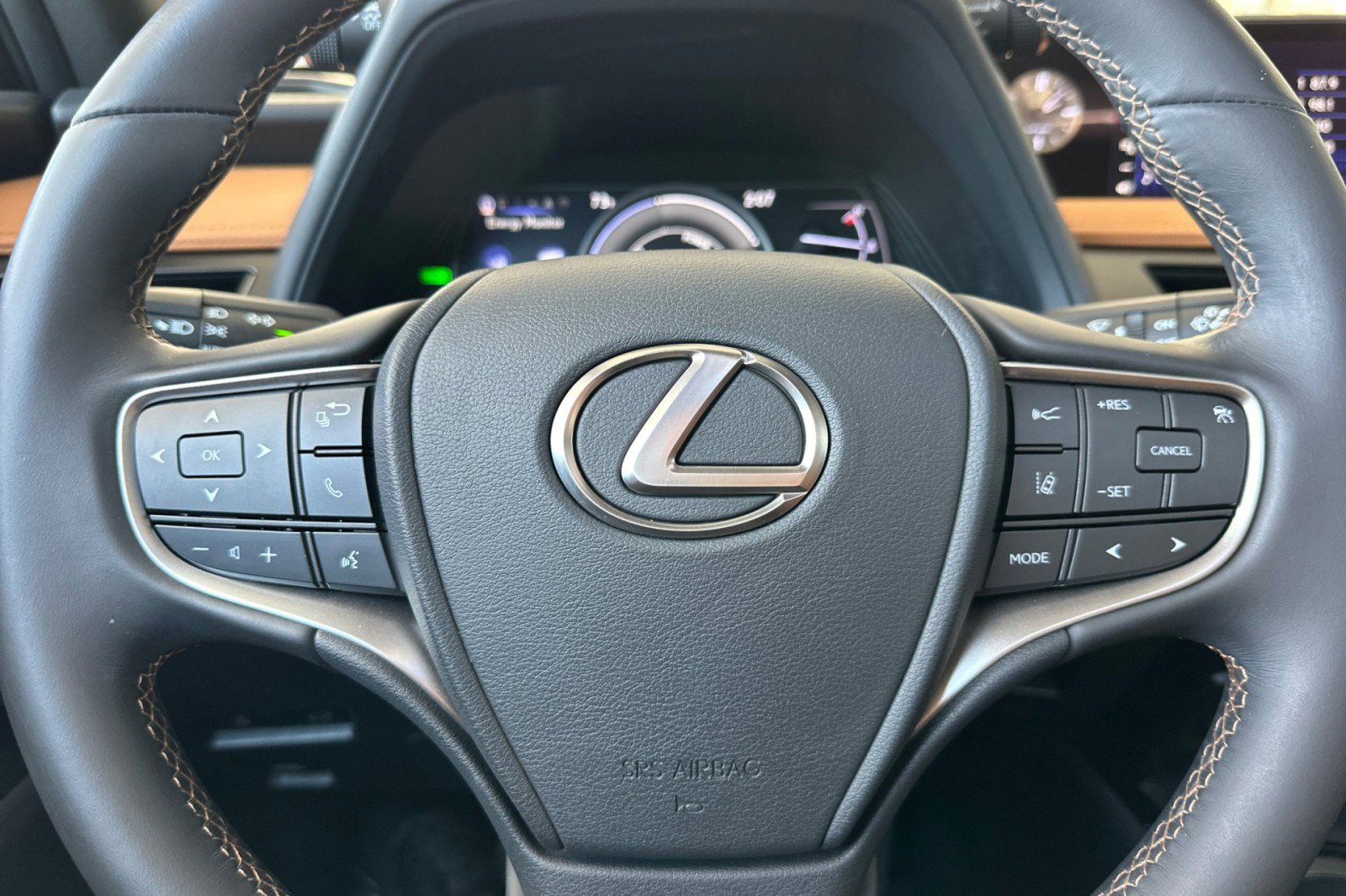Used 2019 Lexus UX 250h w/ Accessory Package 2 AWD/4WD image 24