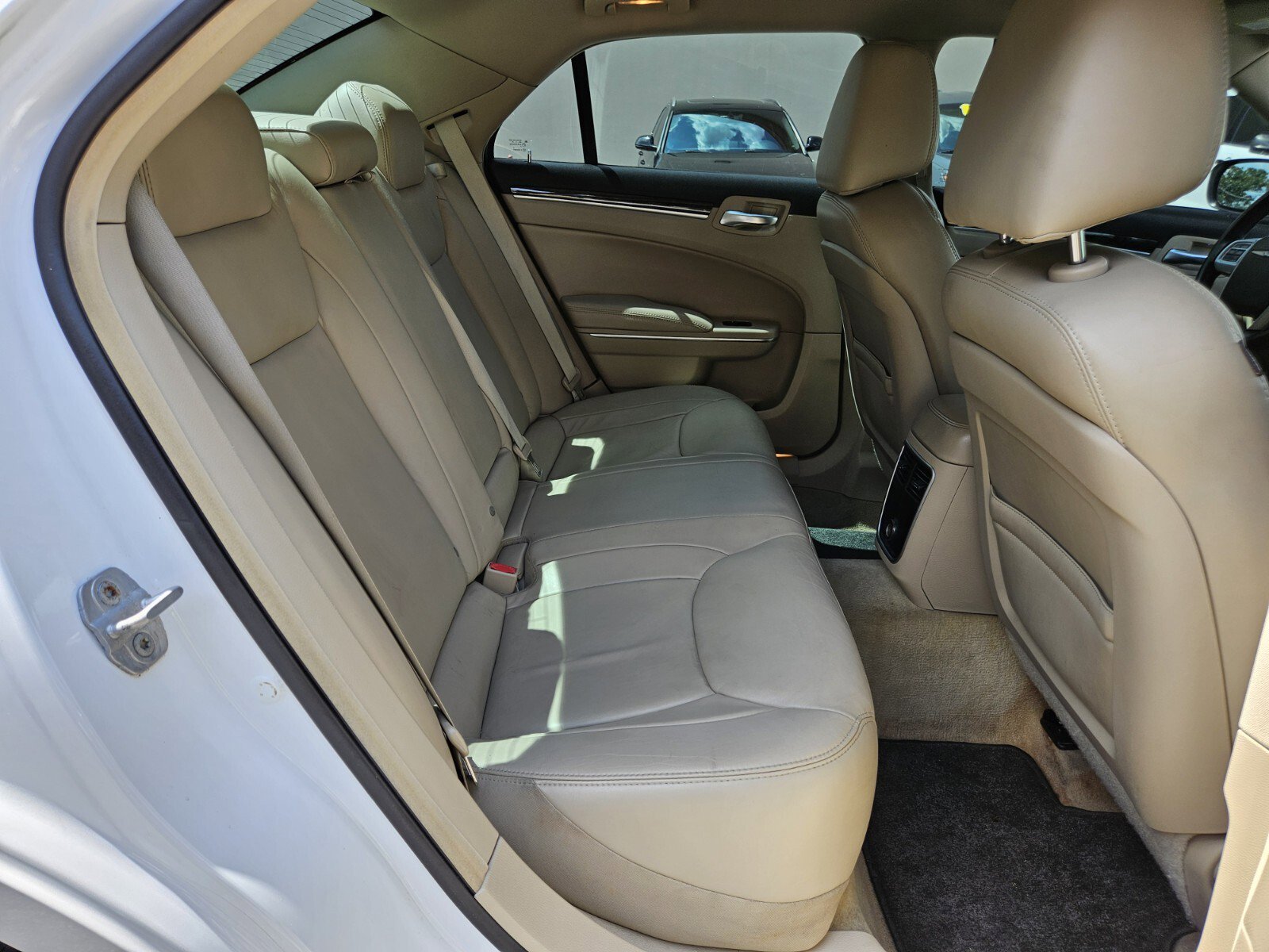 Used 2014 Chrysler 300 image 14