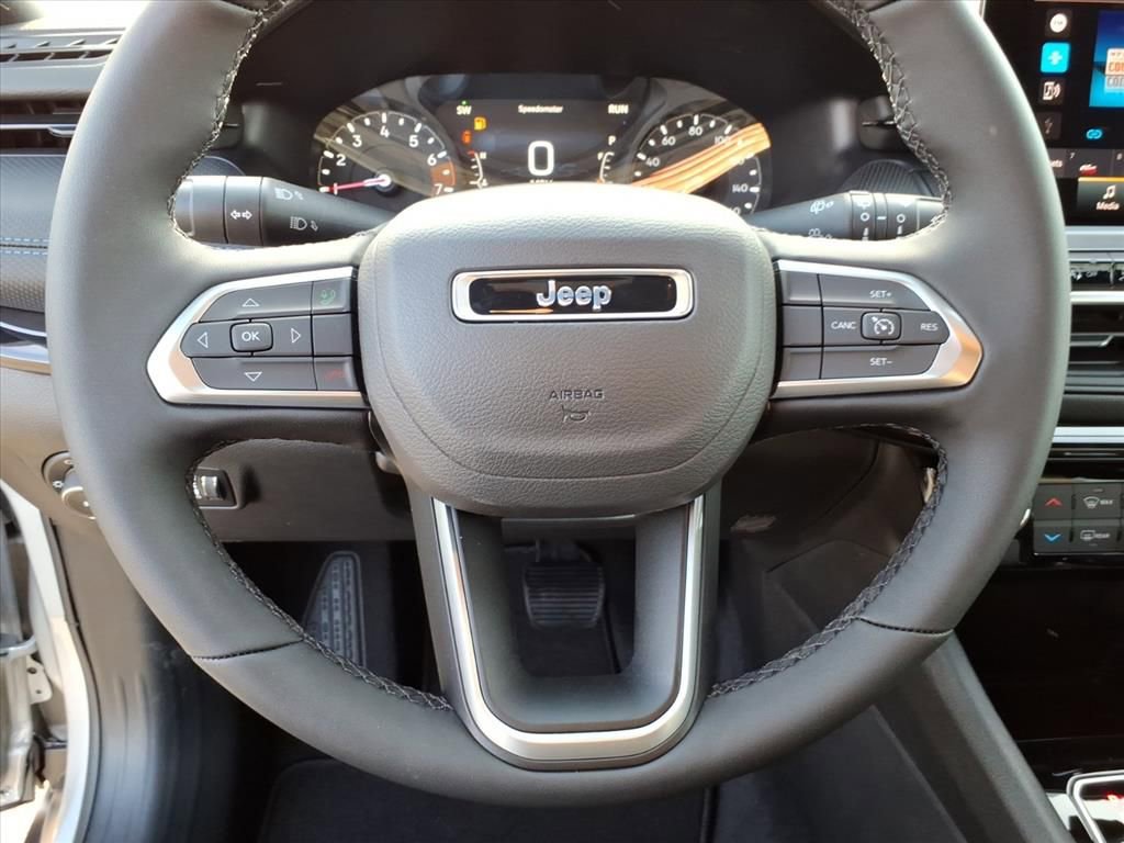 New 2026 Jeep Compass Latitude image 18