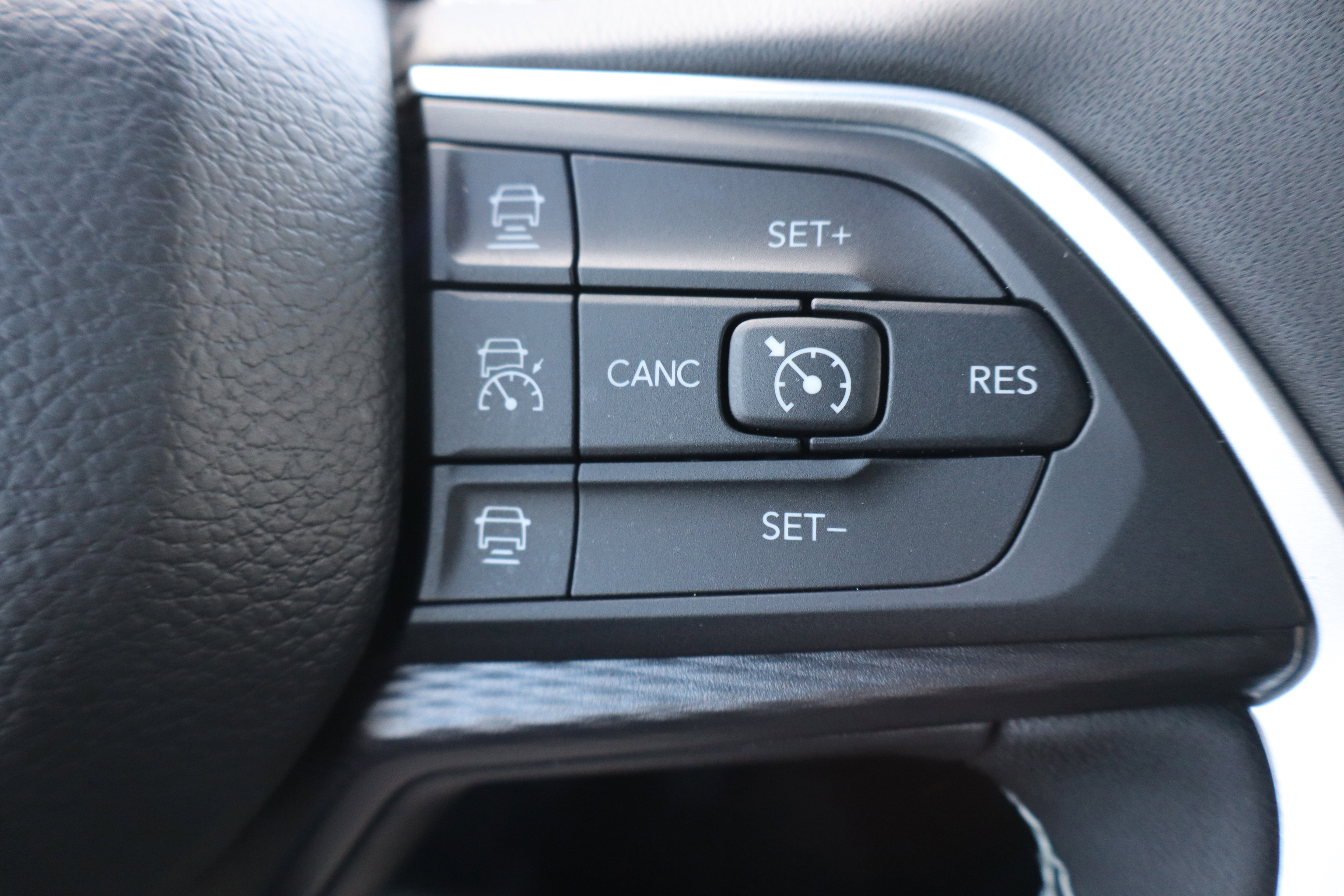 Used 2025 Jeep Grand Cherokee Laredo image 17