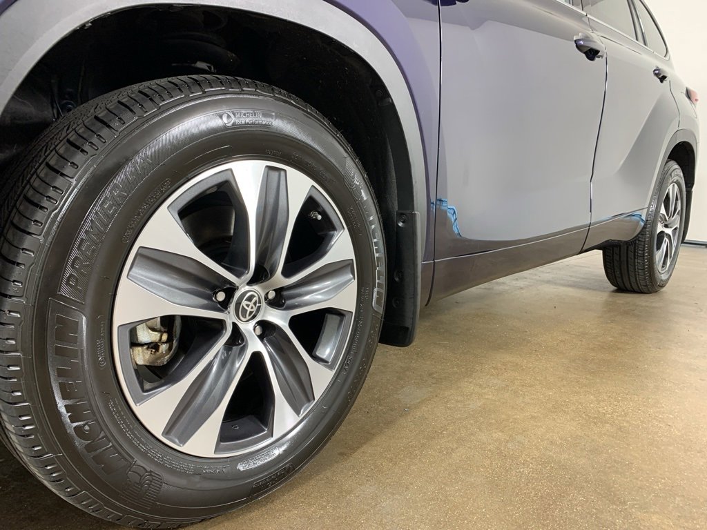Used 2022 Toyota Highlander XLE image 44