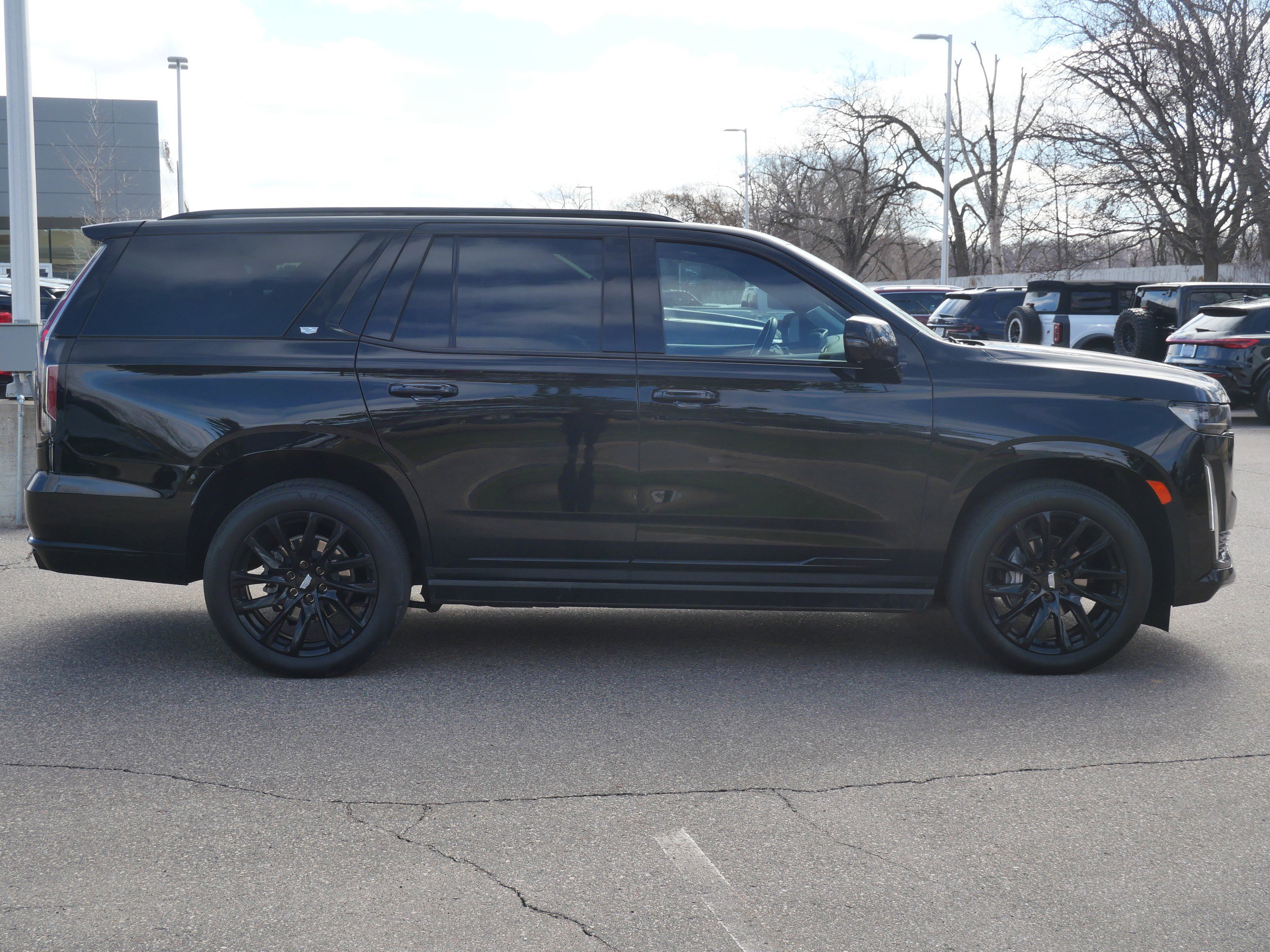 Used 2023 Cadillac Escalade Sport Platinum w/ LPO, ONYX Package AWD/4WD image 6