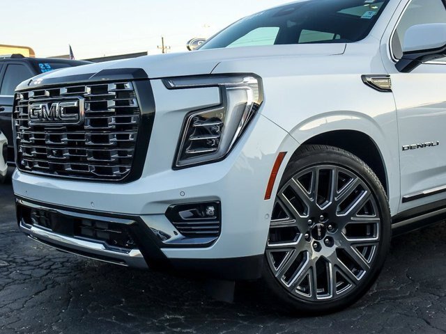 Used 2026 GMC Yukon Denali Ultimate AWD/4WD image 3