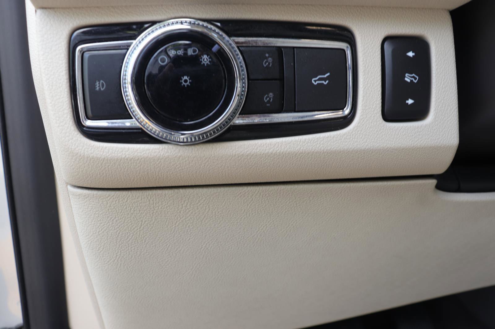 Used 2020 Lincoln Navigator Reserve w/ Luxury Package image 26