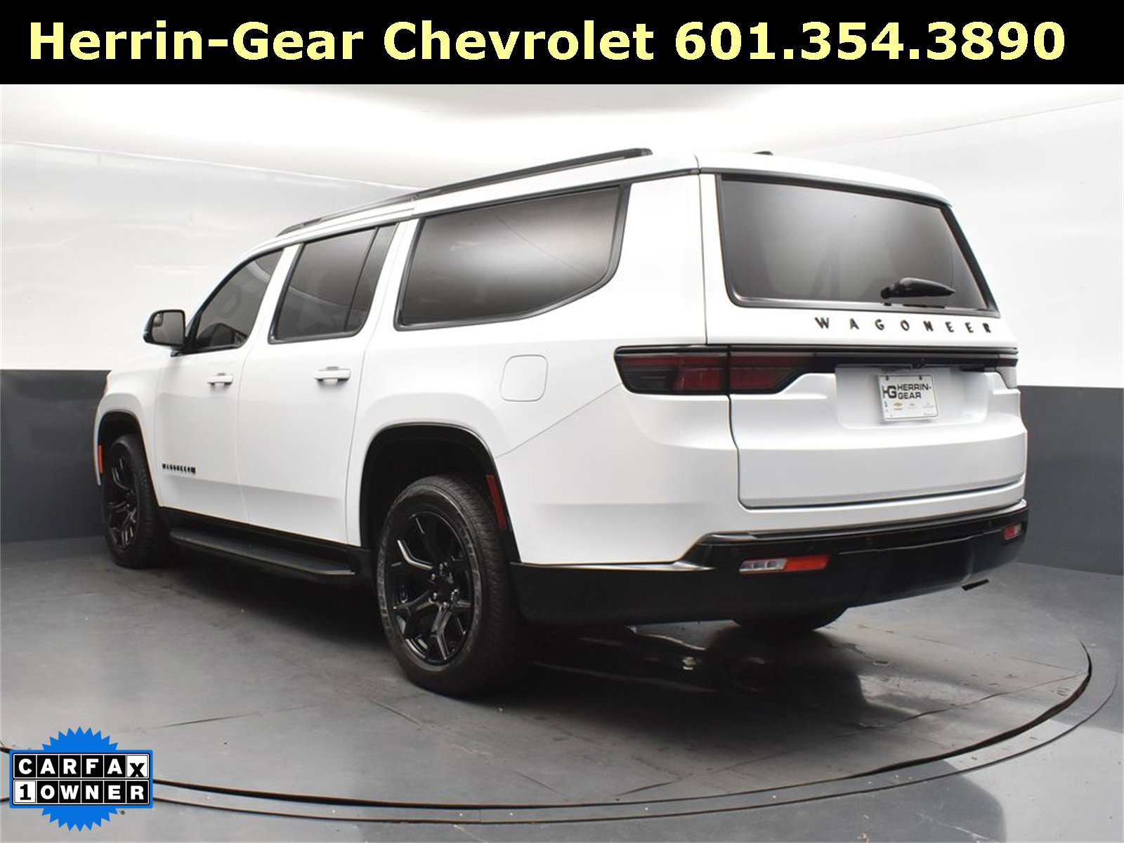 Used 2024 Jeep Wagoneer L Series II image 5