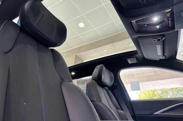 New 2026 Cadillac Lyriq V image 17