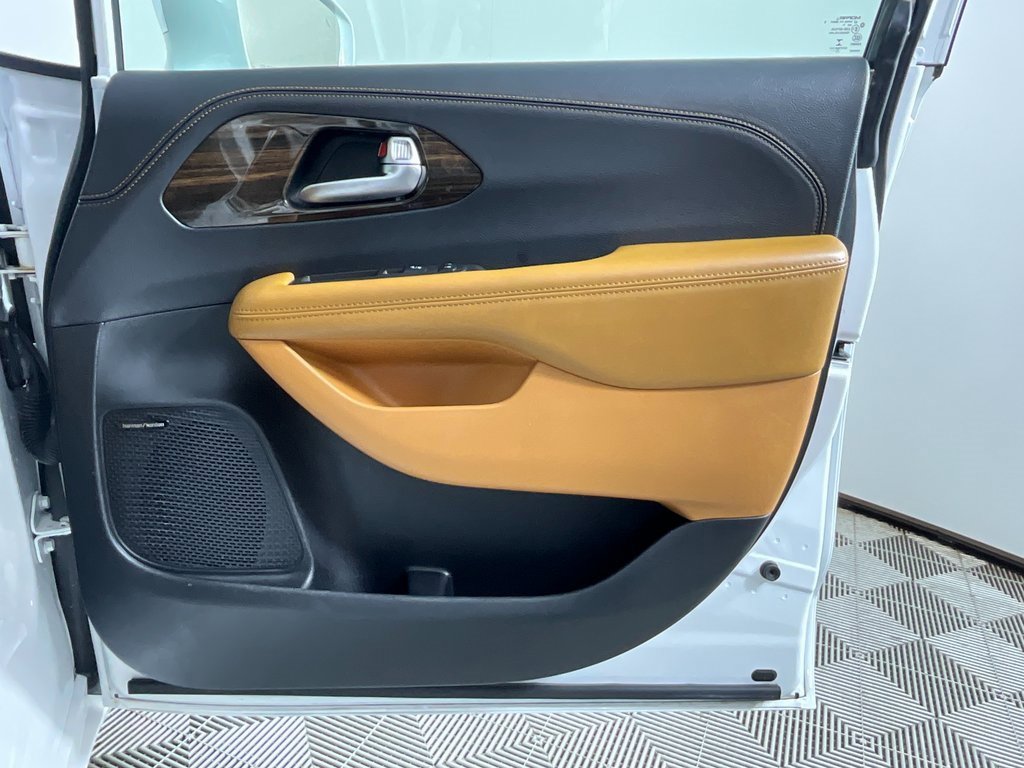 Used 2022 Chrysler Pacifica Pinnacle image 21