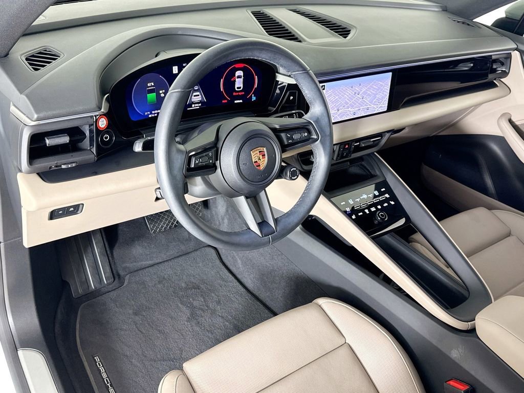 Used 2025 Porsche Macan Electric RWD image 22