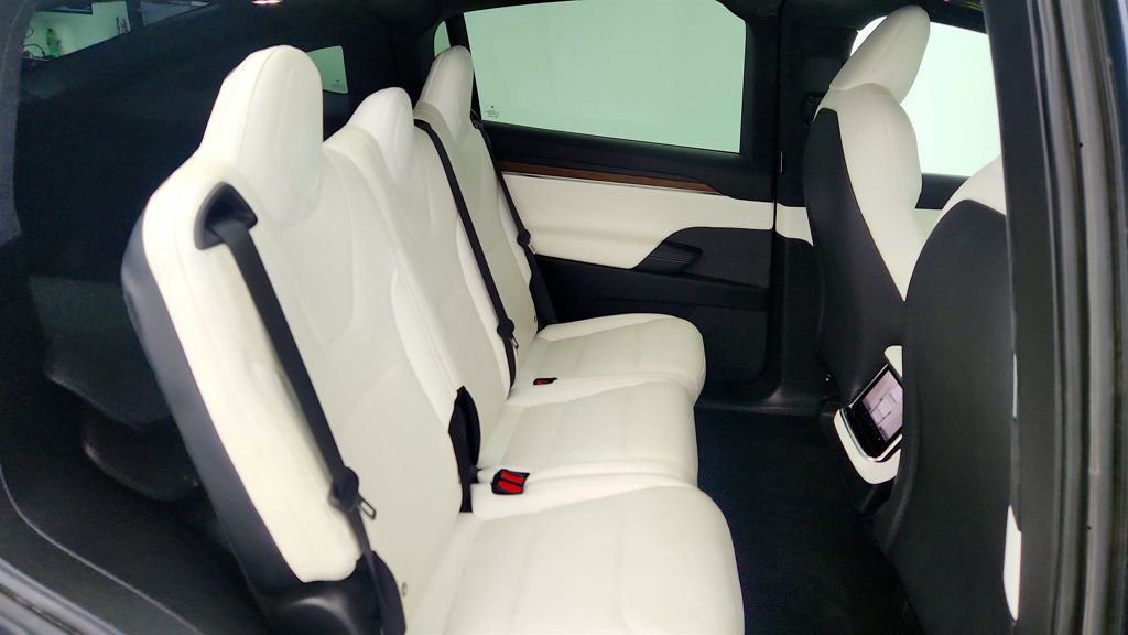 Used 2023 Tesla Model X AWD/4WD image 29