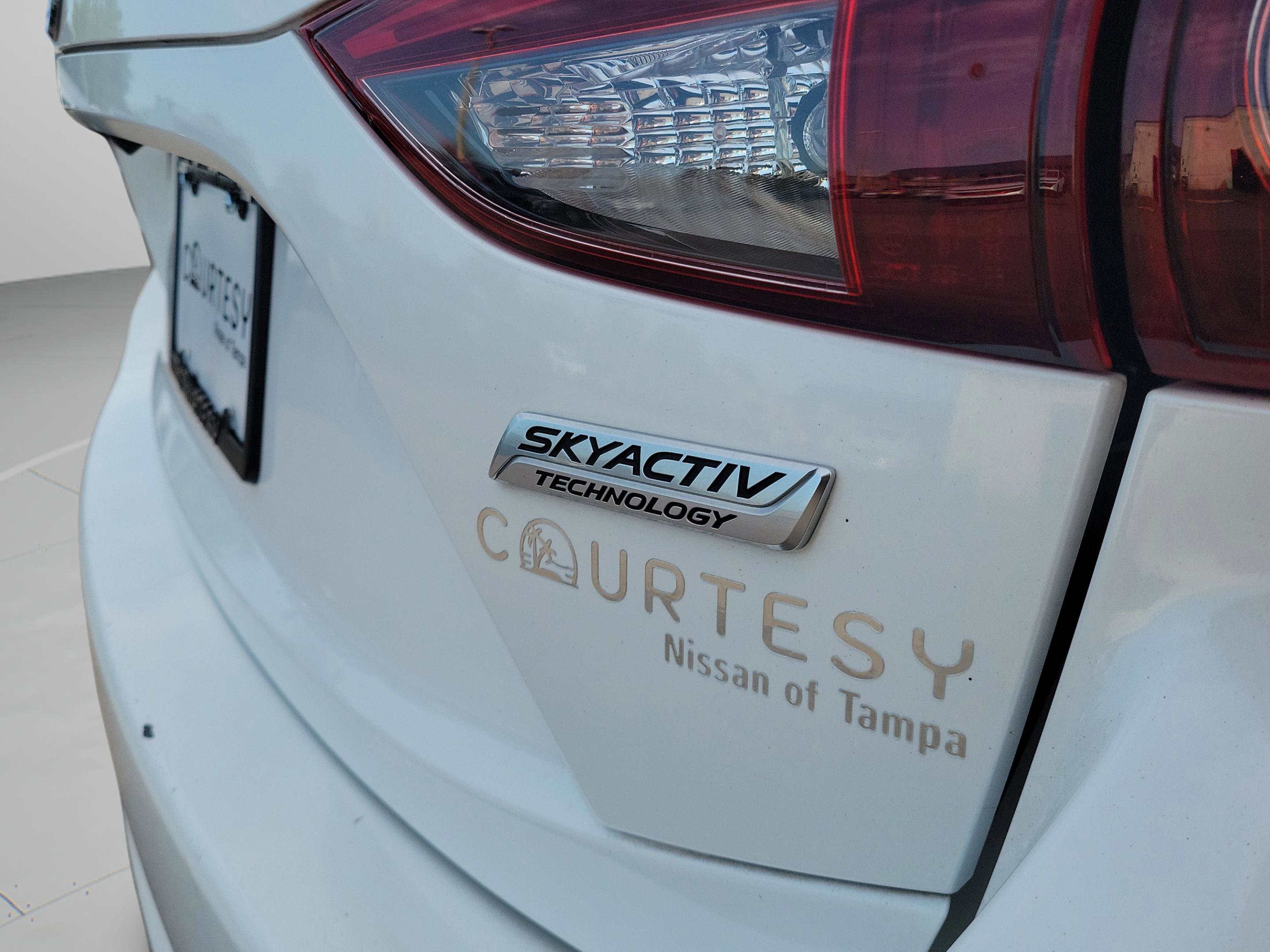 Used 2018 MAZDA MAZDA3 Grand Touring w/ Premium Equipment Package image 9