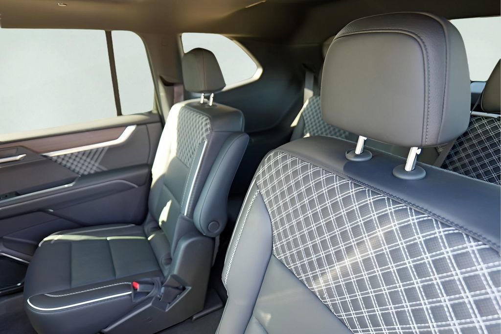 New 2026 GMC Acadia Denali w/ Super Cruise Package image 23