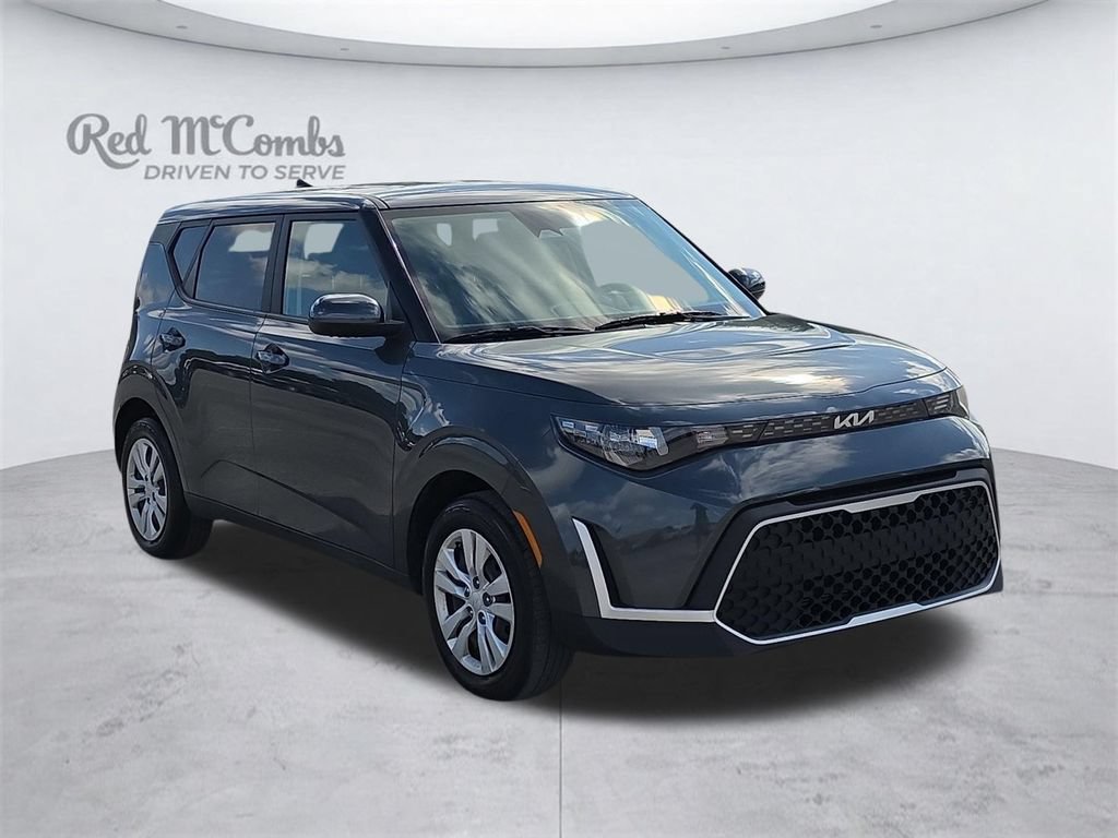 Used 2025 Kia Soul LX FWD image 10