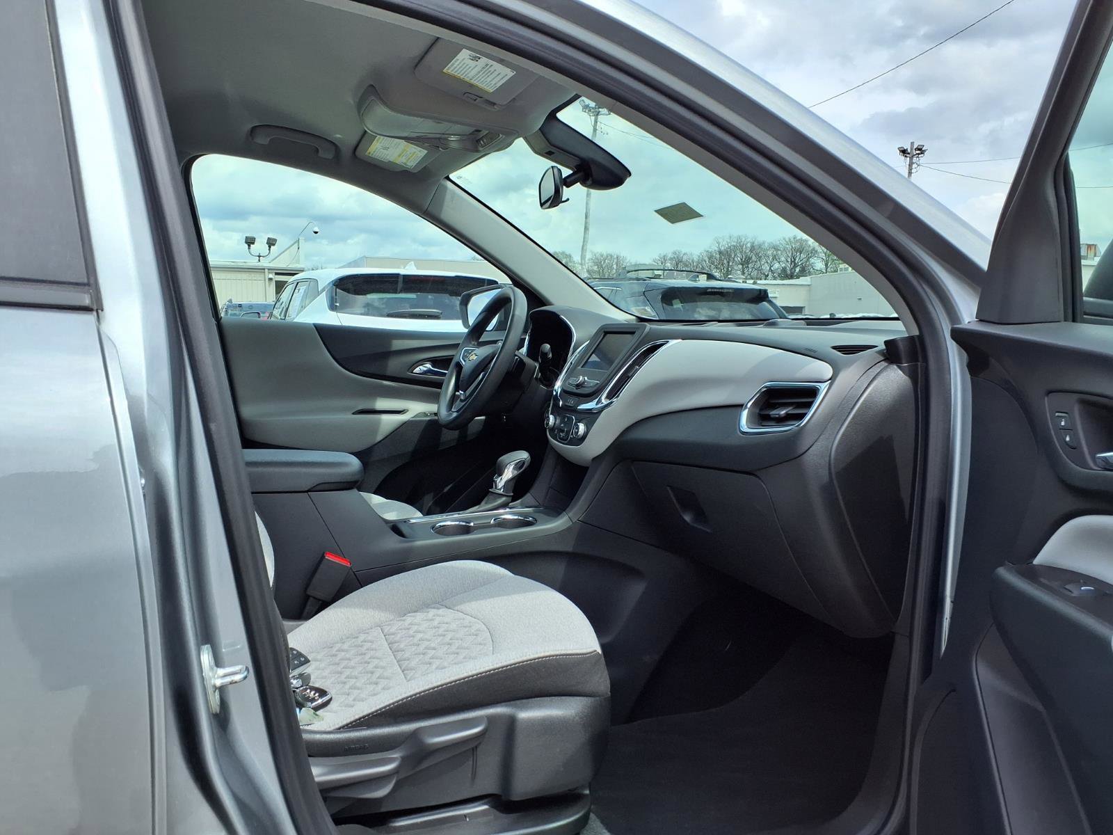 Used 2023 Chevrolet Equinox LS image 28