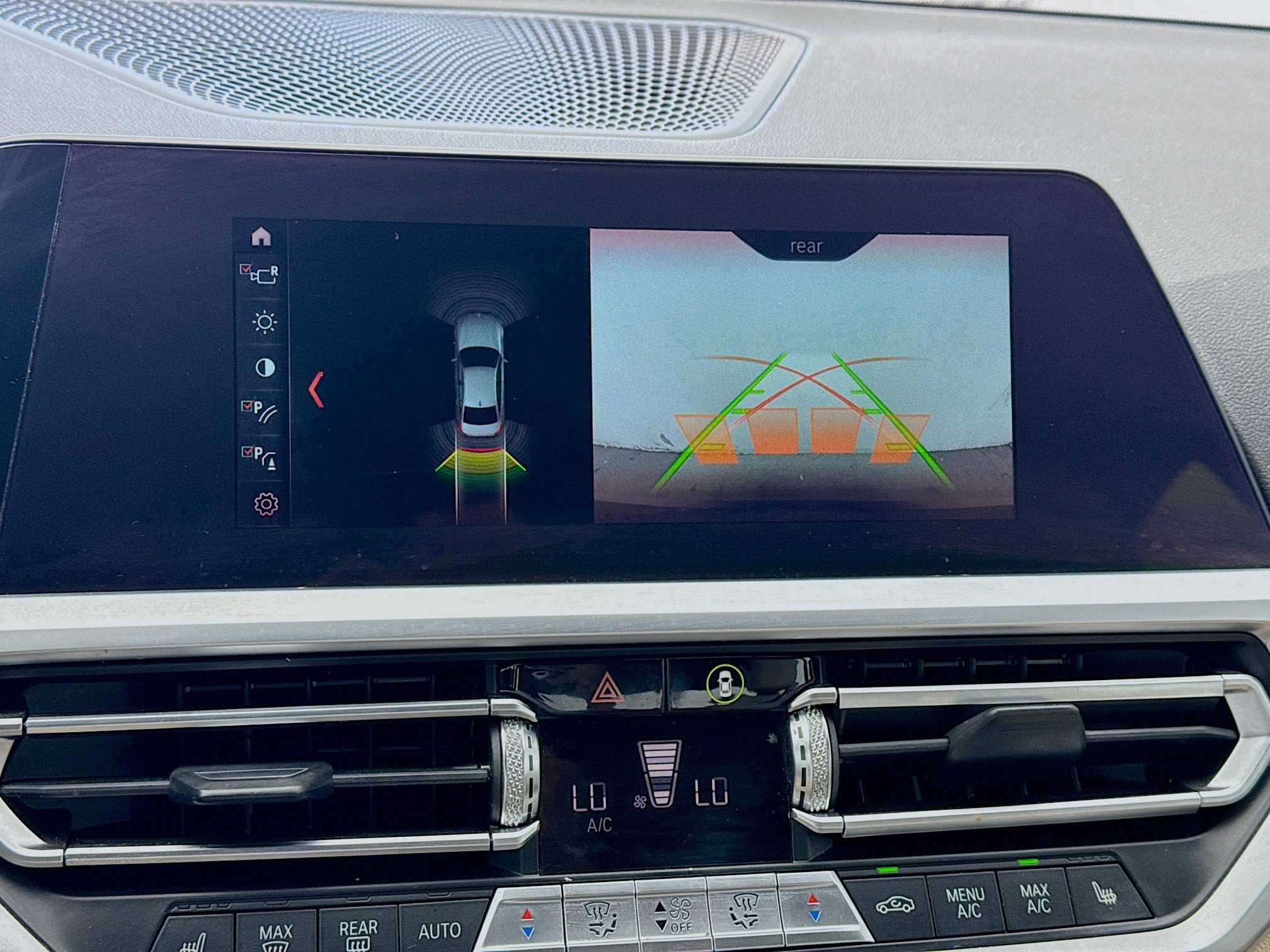 Used 2020 BMW 330i Sedan w/ Driving Assistance Package image 9