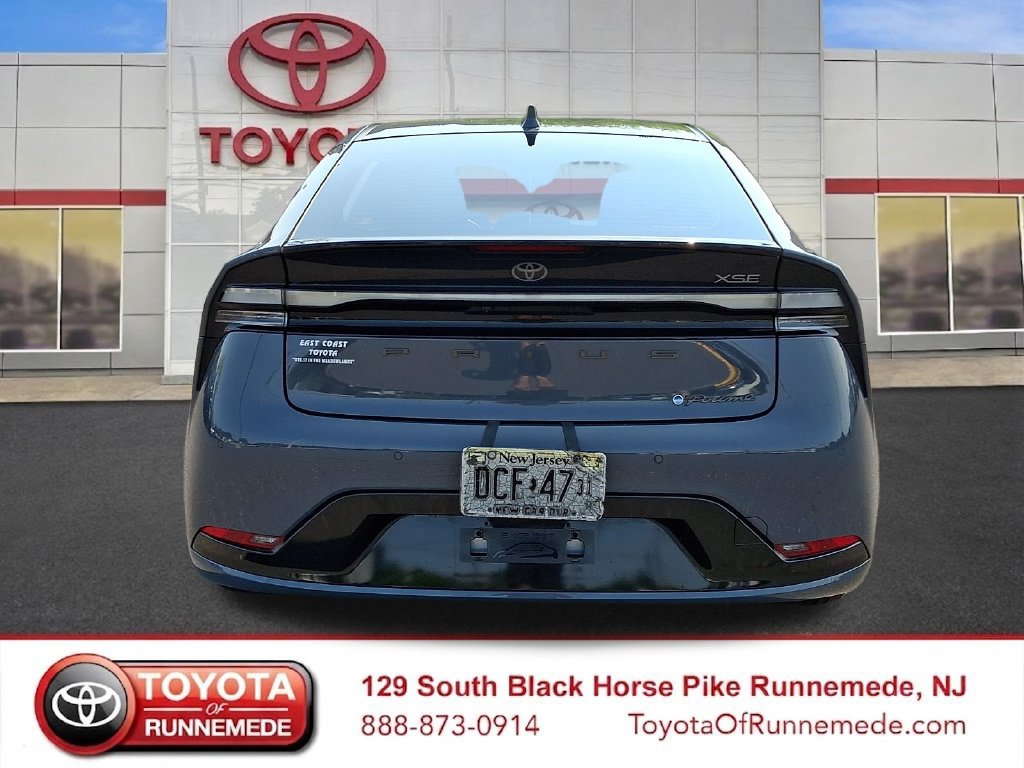 Used 2024 Toyota Prius Prime FWD image 5