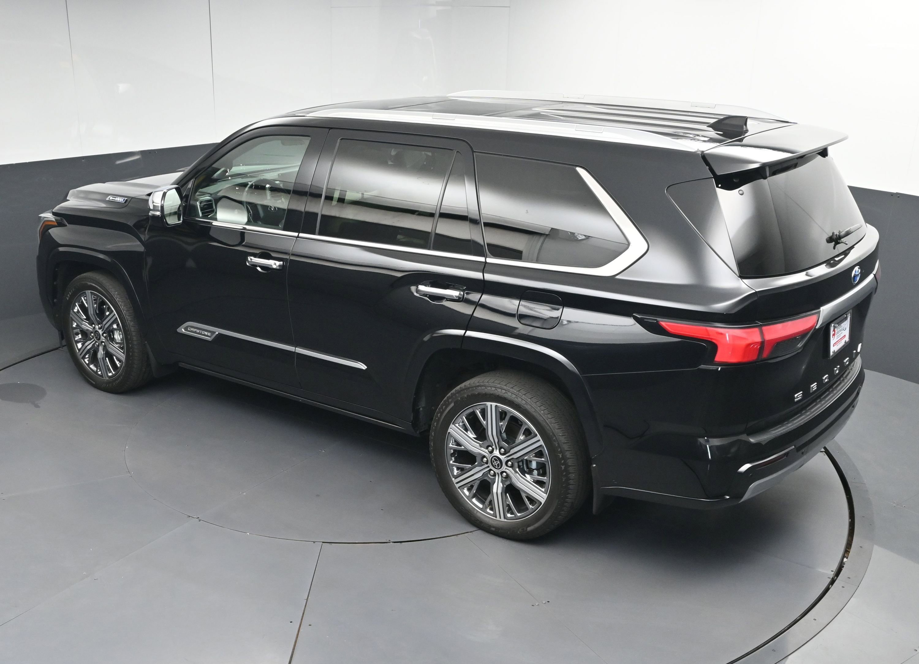 Certified 2024 Toyota Sequoia Capstone image 38