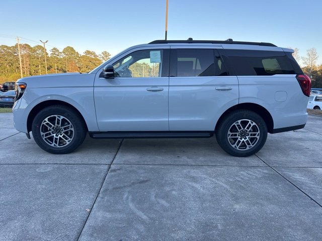 New 2025 Ford Expedition Active image 4