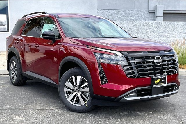 New 2026 Nissan Pathfinder SL FWD image 13