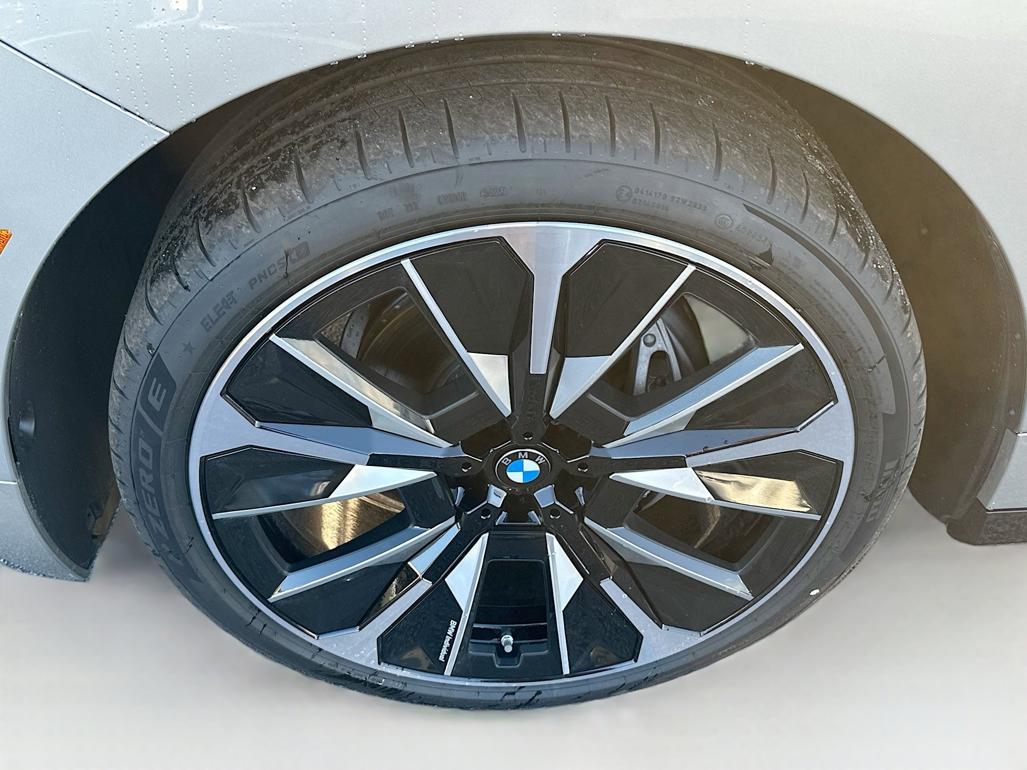 New 2026 BMW iX xDrive45 w/ Premium Package image 25