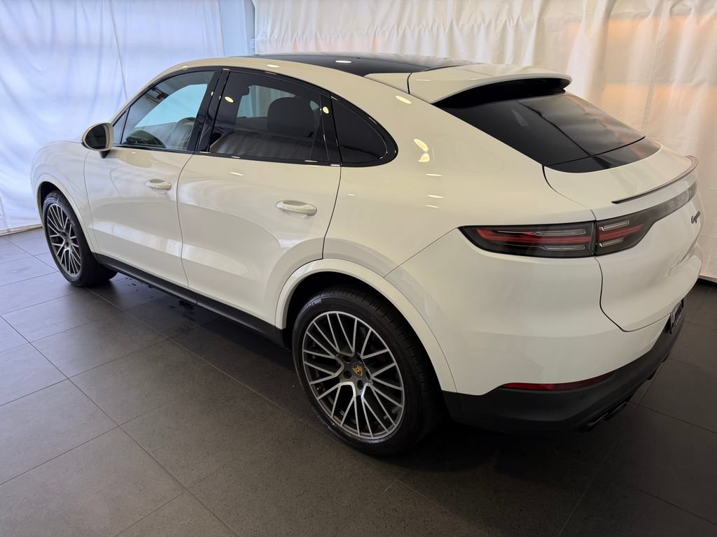 Certified 2022 Porsche Cayenne Platinum Edition AWD/4WD image 3
