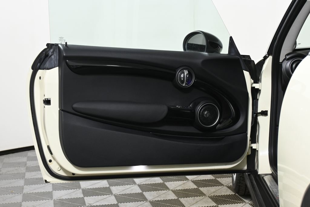 Used 2014 MINI Cooper S image 25