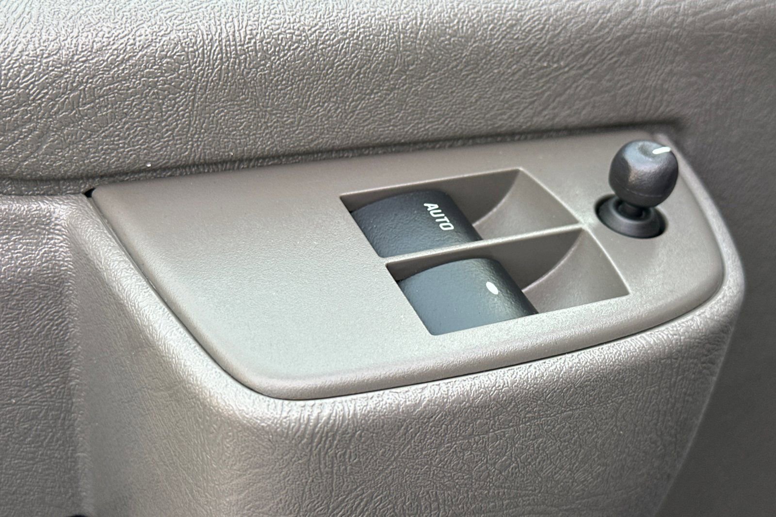 Certified 2024 GMC Savana 2500 w/ Driver Convenience Package image 12