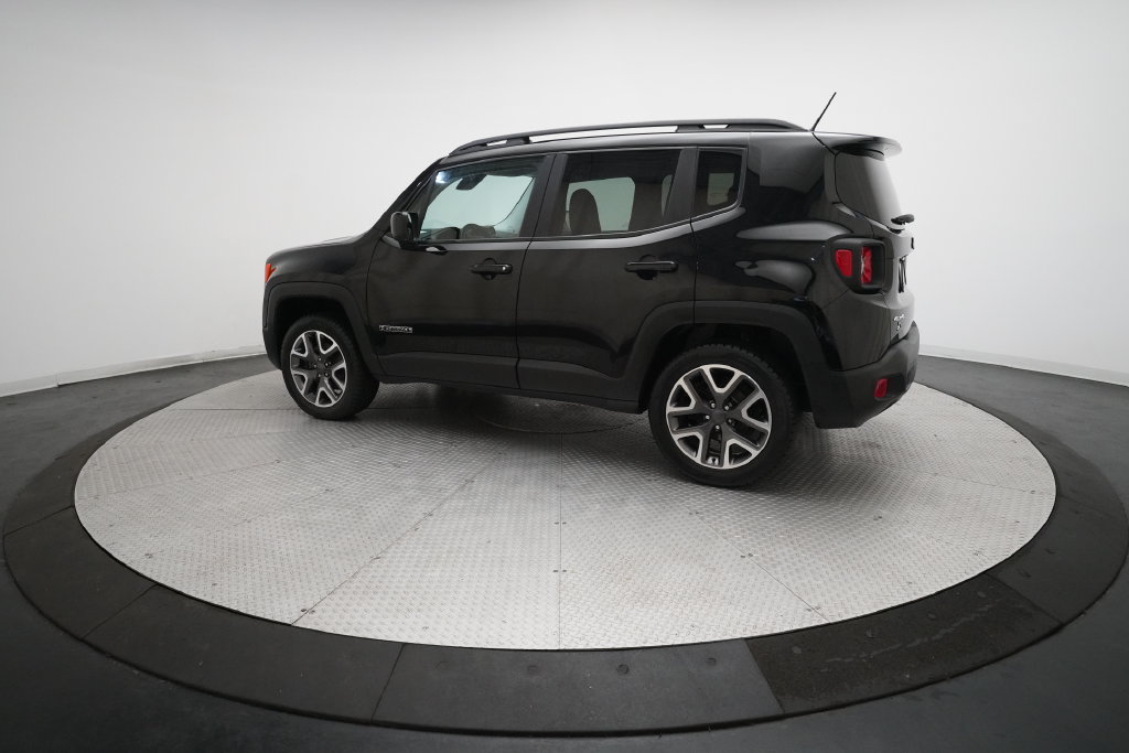 Used 2017 Jeep Renegade Latitude w/ Cold Weather Group AWD/4WD image 32