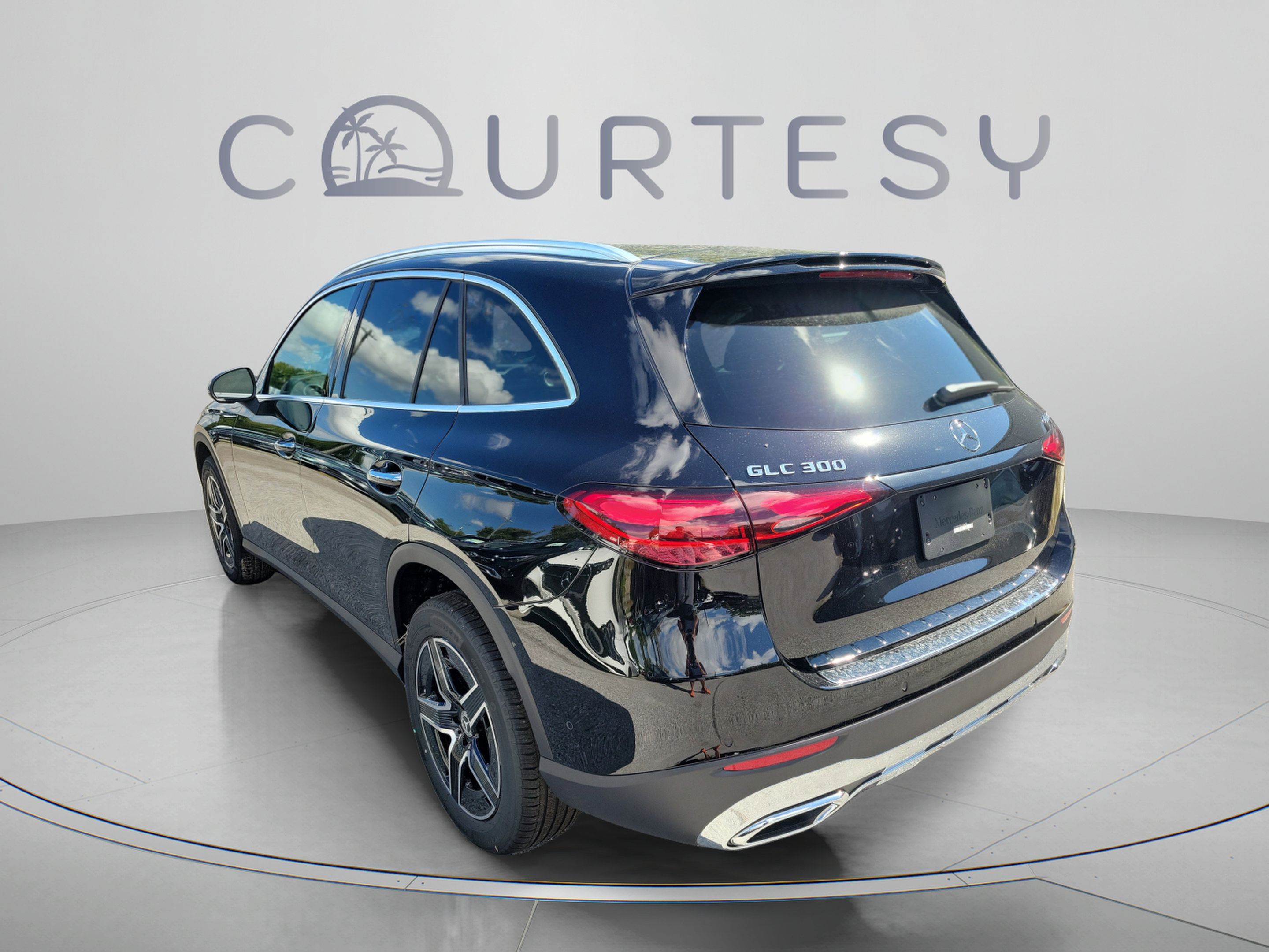 Certified 2026 Mercedes-Benz GLC 300 4MATIC image 3