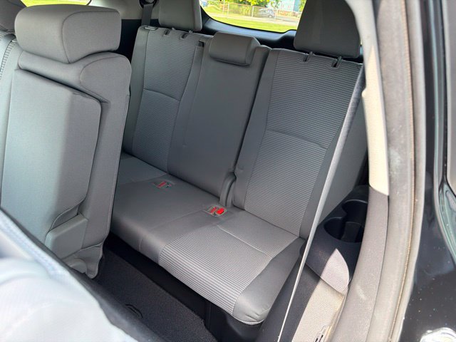 Used 2021 Toyota Highlander LE AWD/4WD image 16