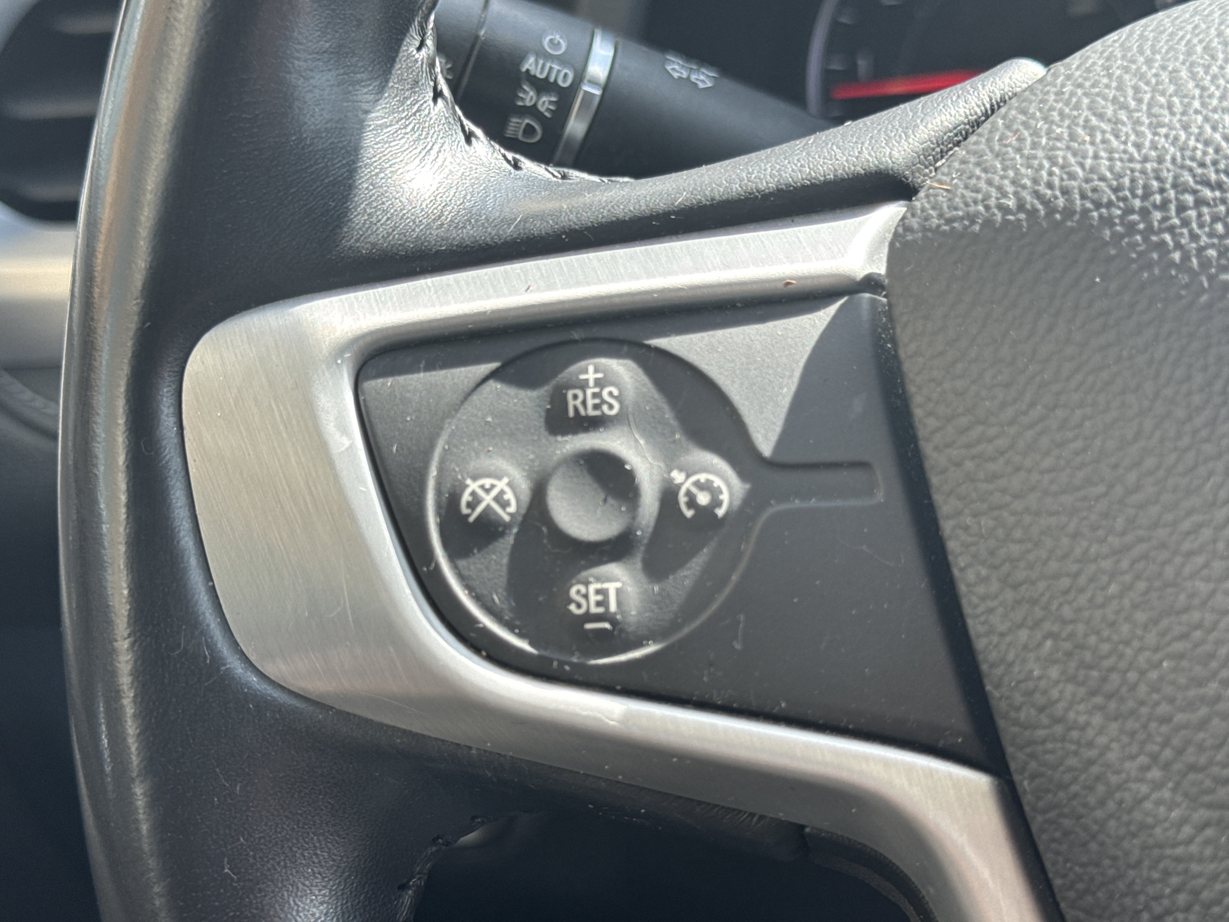 Used 2020 GMC Acadia SLE w/ Driver Convenience Package FWD image 18