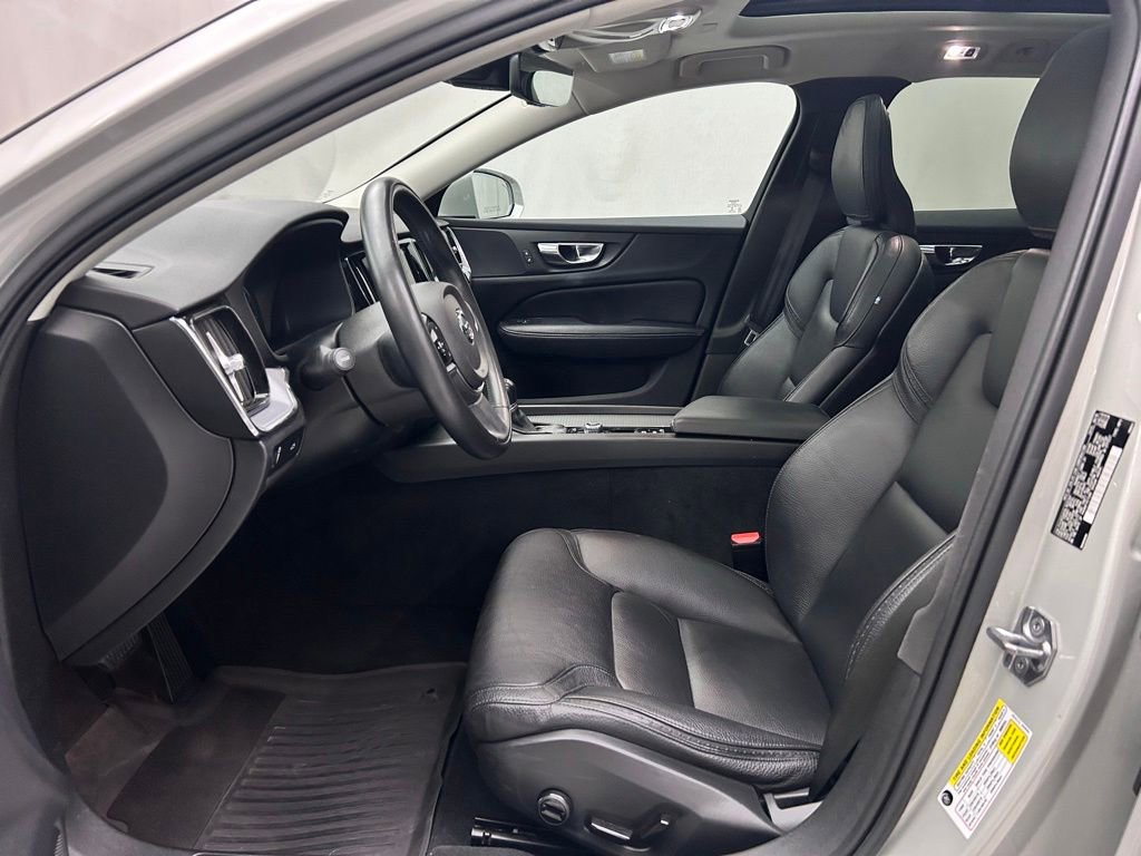 Used 2020 Volvo V60 T5 Cross Country AWD/4WD image 12