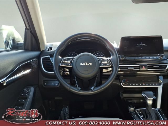 Used 2022 Kia Seltos EX AWD/4WD image 15