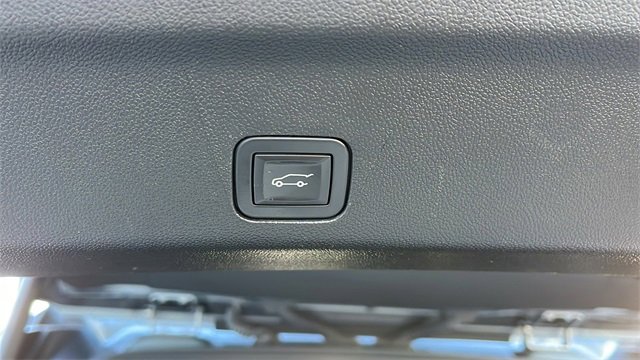 Used 2025 GMC Yukon XL Denali image 33