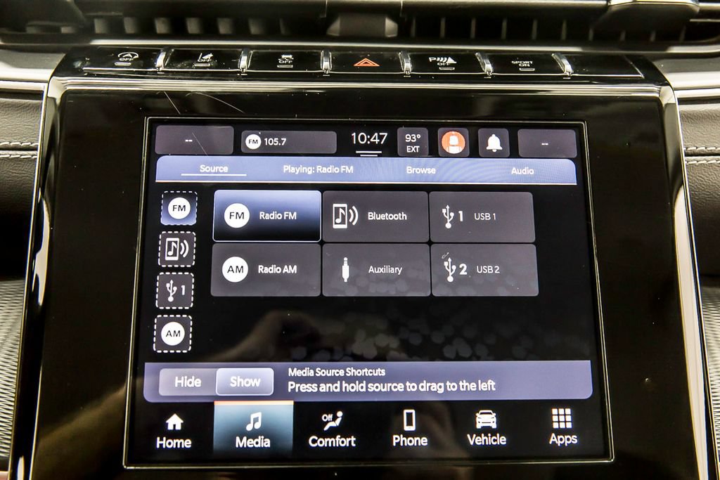 Used 2023 Jeep Grand Cherokee Laredo AWD/4WD image 21