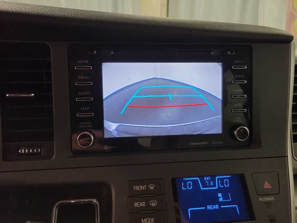 Used 2020 Toyota Sienna LE FWD image 17