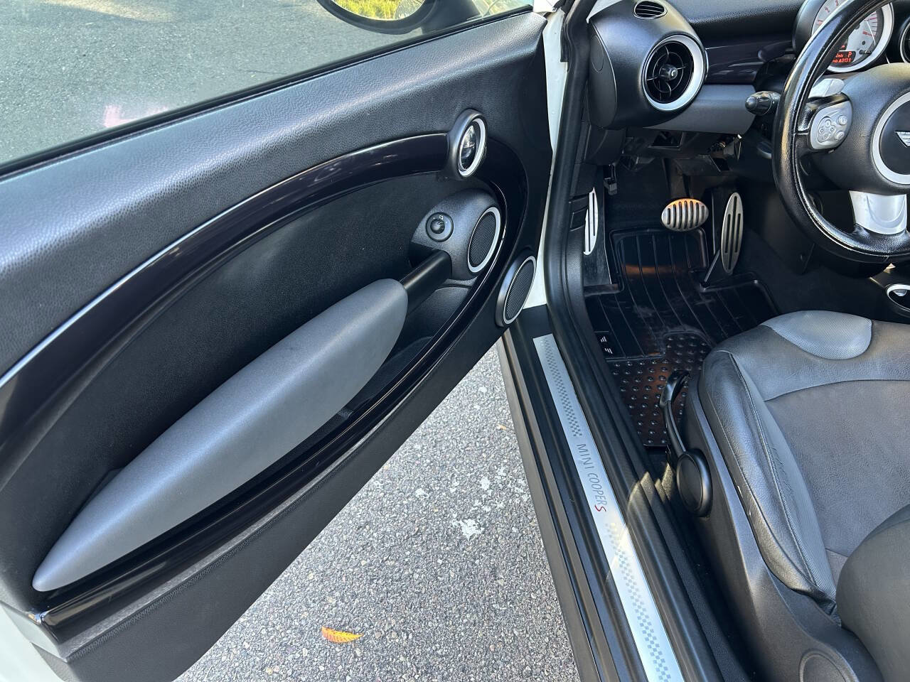 Used 2009 MINI Cooper S w/ Premium Pkg image 20