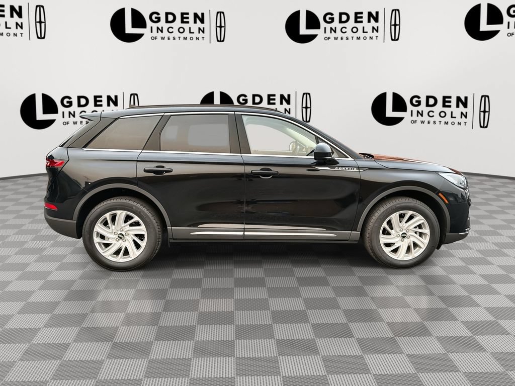 Used 2026 Lincoln Corsair Premiere FWD image 9