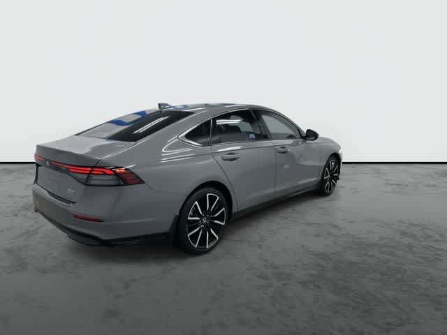 Used 2025 Honda Accord Touring image 4