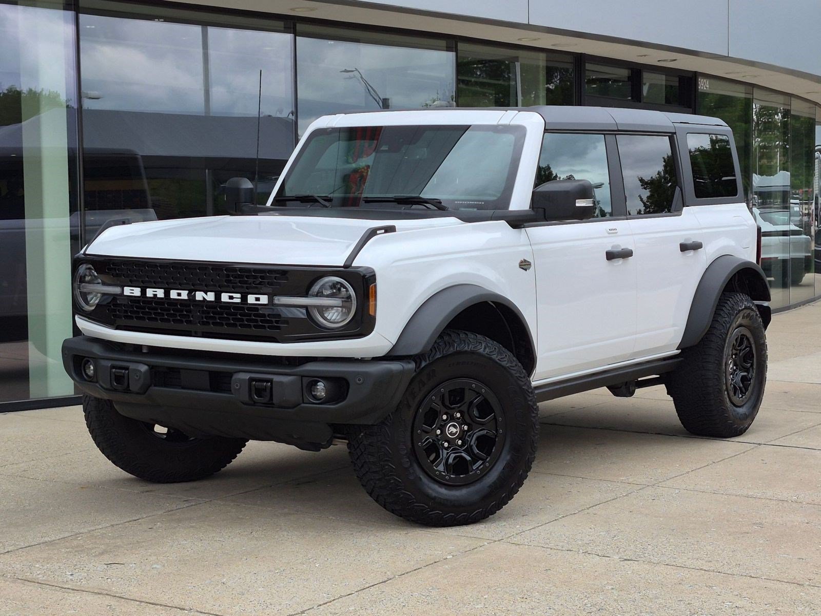 Used 2023 Ford Bronco Wildtrak AWD/4WD image 1
