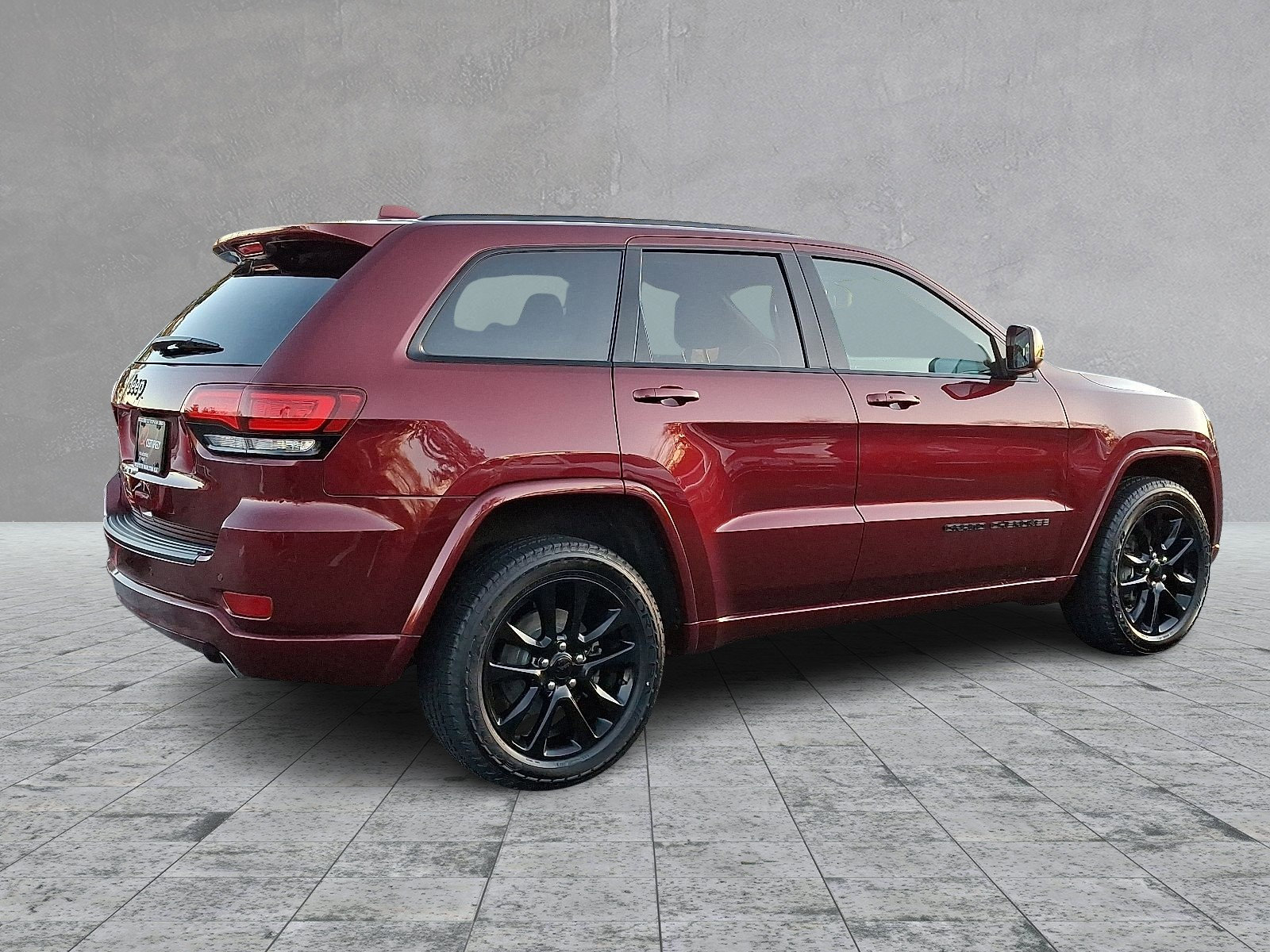 Used 2020 Jeep Grand Cherokee Altitude image 12