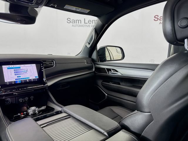Used 2024 Jeep Wagoneer Series II image 24