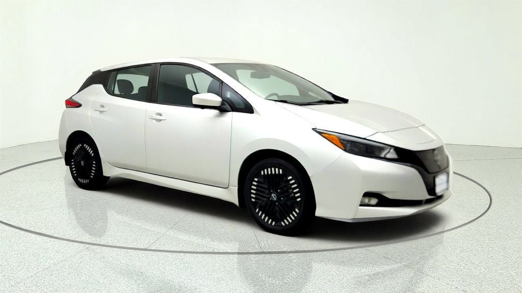 Used 2023 Nissan Leaf SV Plus FWD image 3