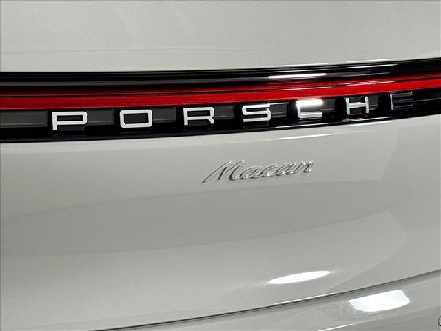 Used 2026 Porsche Macan AWD/4WD image 26