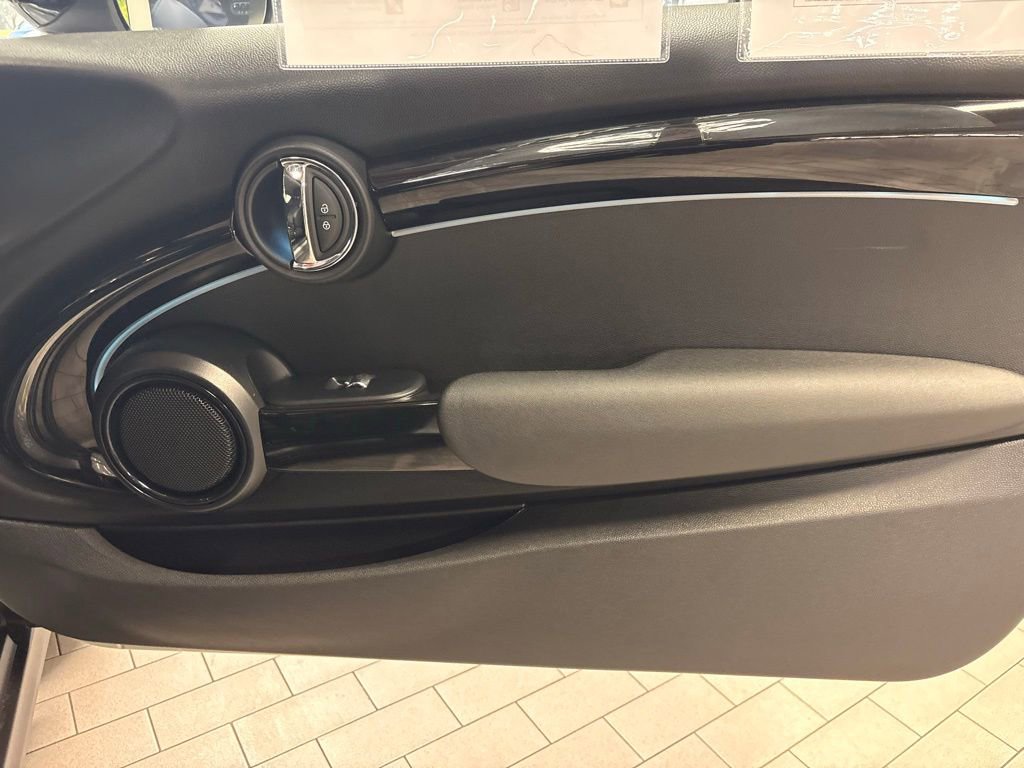 Used 2022 MINI Cooper SE image 17