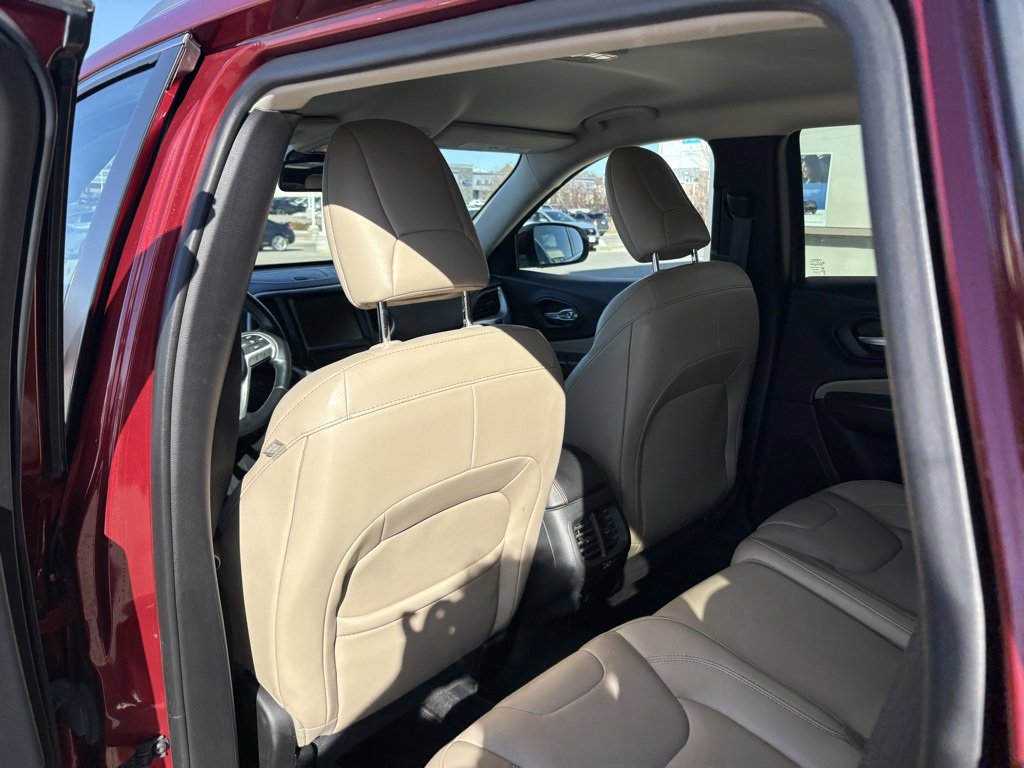 Used 2015 Jeep Cherokee Limited image 34