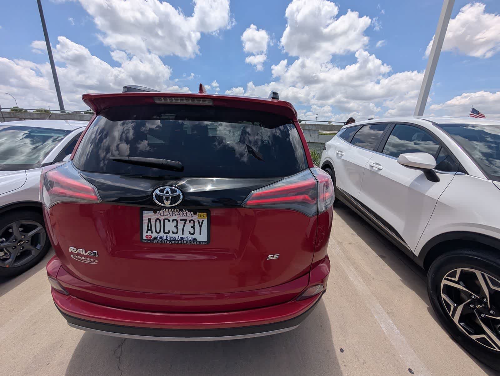 Used 2017 Toyota RAV4 SE FWD image 8