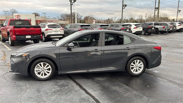 Used 2025 Toyota Camry LE image 7