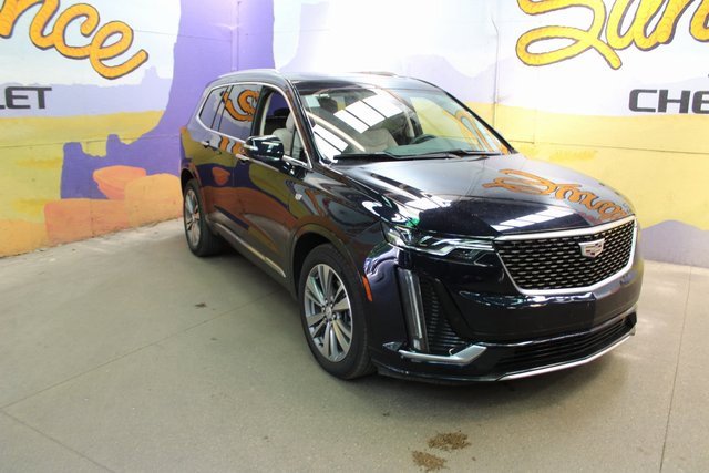 Used 2021 Cadillac XT6 Premium Luxury image 2