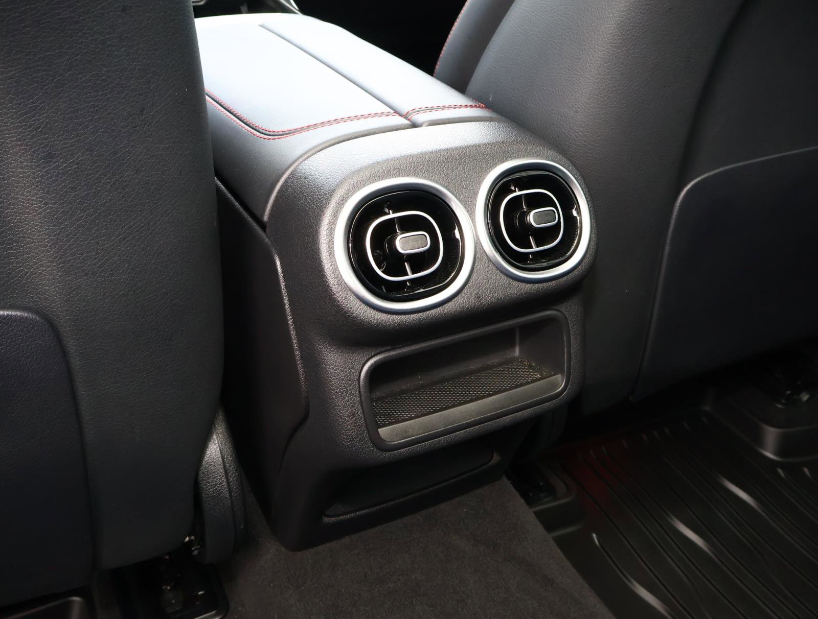 Used 2024 Mercedes-Benz GLC 43 AMG 4MATIC image 14