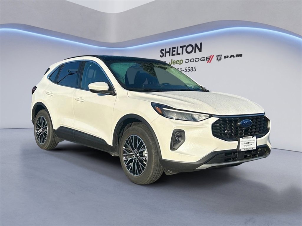 Used 2025 Ford Escape SE w/ Class II Trailer Tow Package image 7